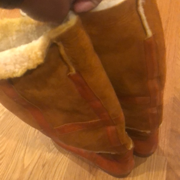 Caramel leather and suede warm and fuzzy inside. Size 10 - Picture 2 of 8
